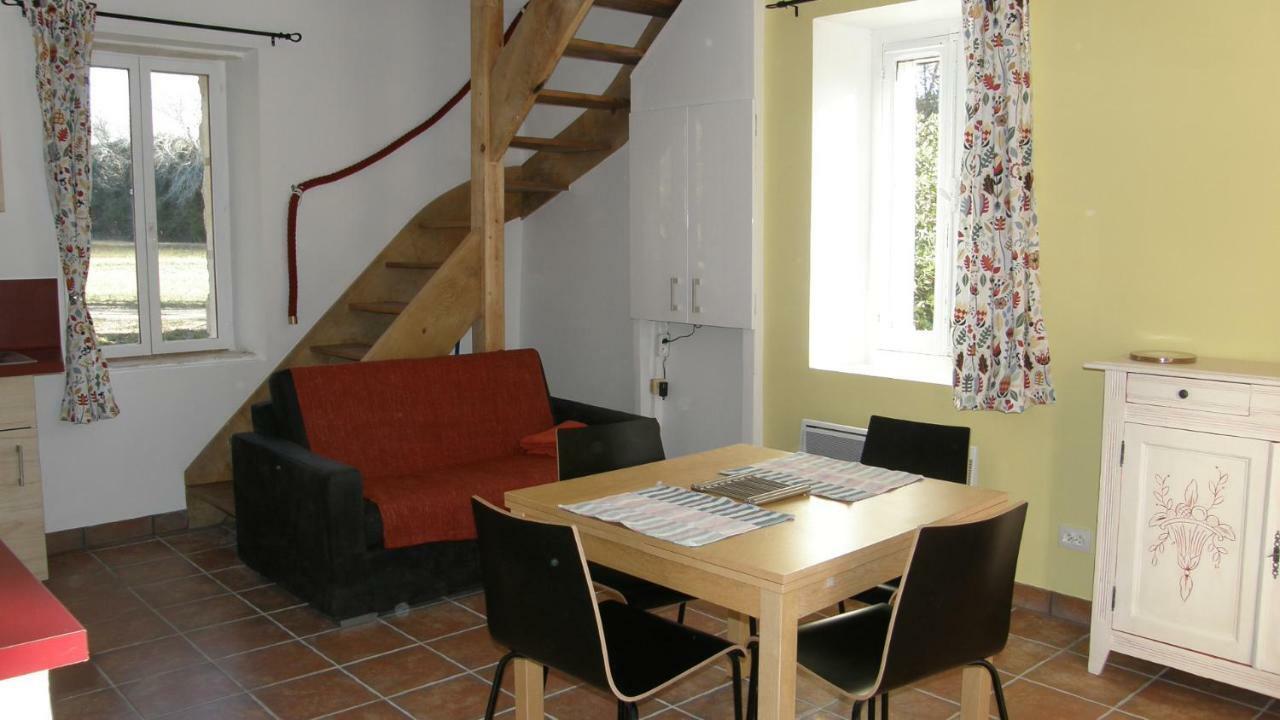 Gite Du Gardien Saint-Martin-de-Crau Exterior foto